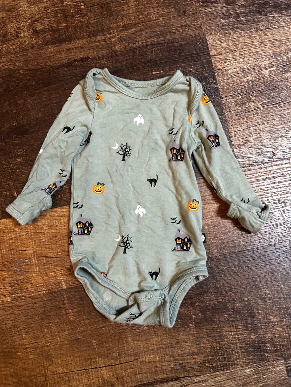 Kyte BABY Sage Green Halloween Print Long Sleeve Bodysuit